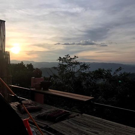 Terre Terrace Glamping - Doichang Ban Huai Khai Eksteriør billede