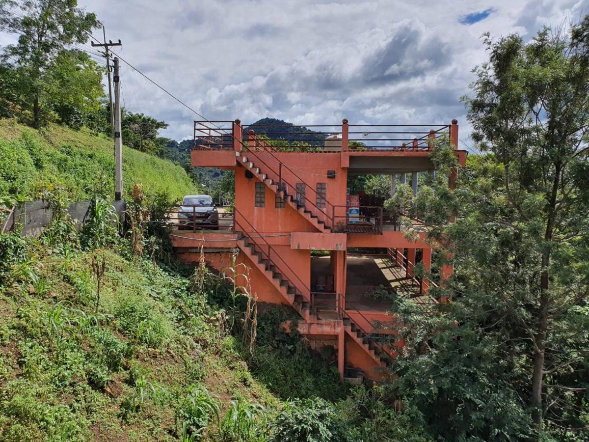 Terre Terrace Glamping - Doichang Ban Huai Khai Eksteriør billede